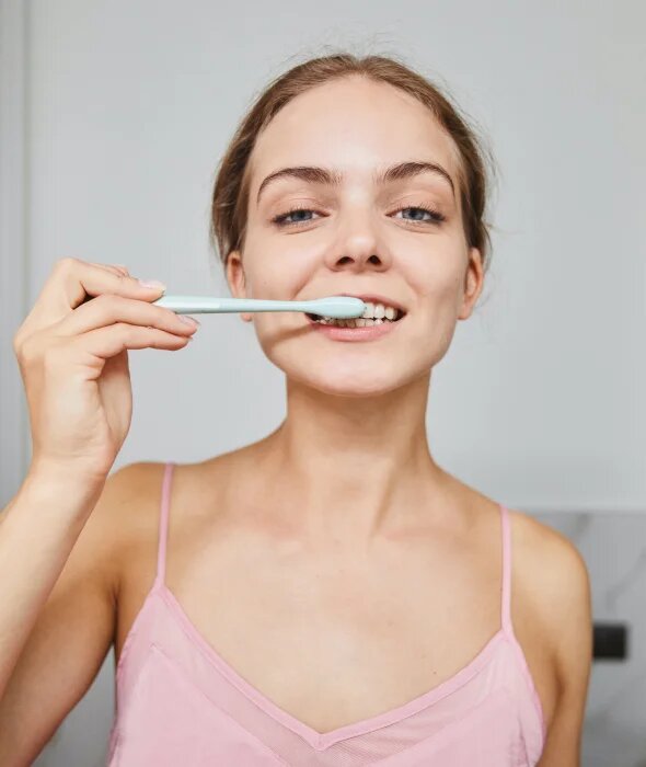 How to Maintain a Beautiful Holiday Smile